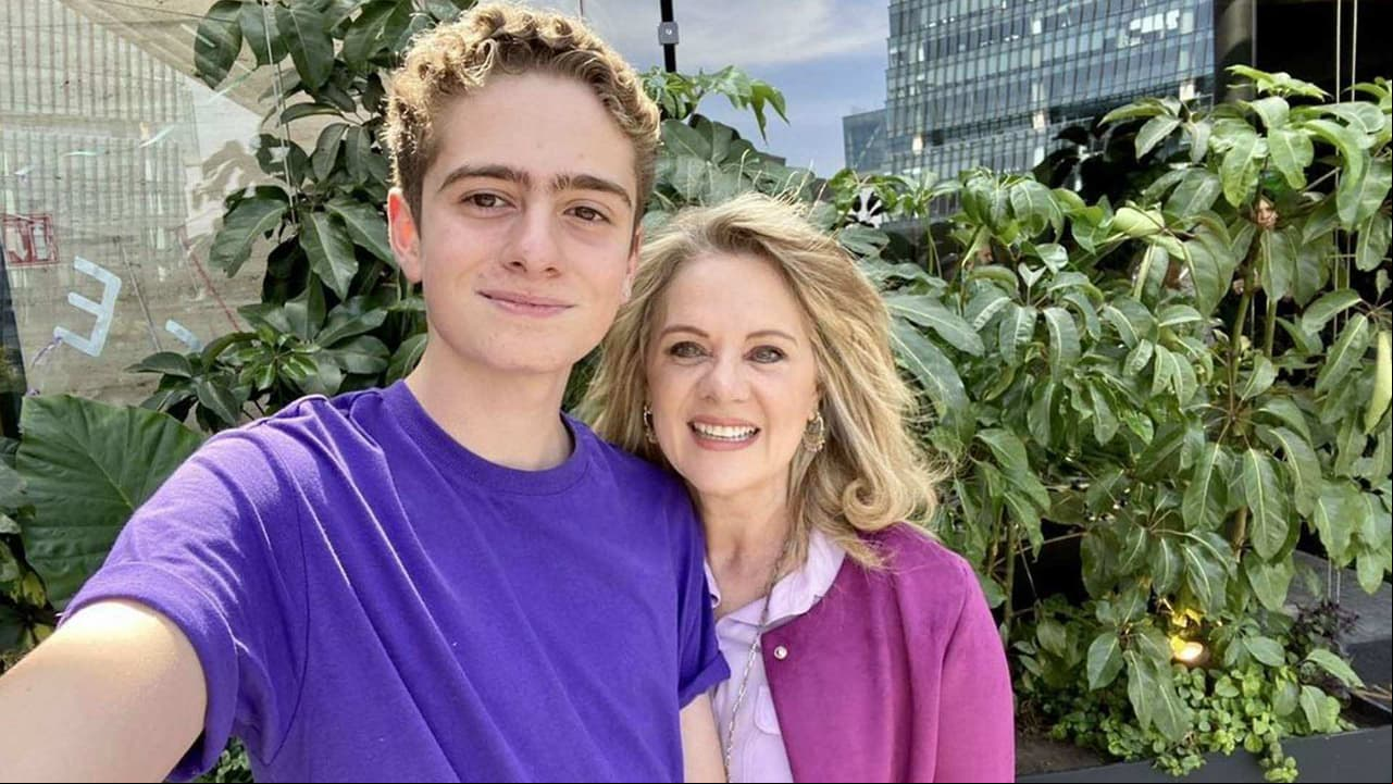 Erika Buenfil se convierte en la estilista personal de Nicolás y le hace radical cambio de look