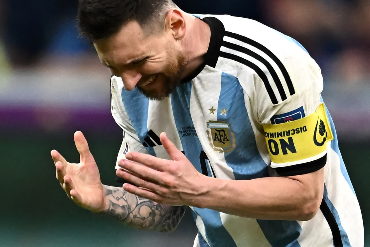 Argentina y Holanda se enfrentaron en tiempos extra y definieron en tanda de penaltis el pase a las semifinales donde la albiceleste consigue el boleto mientras que los Paises Bajos se convierten en el primer equipo que los pamperos eliminan en instancia de tiros de castigo.