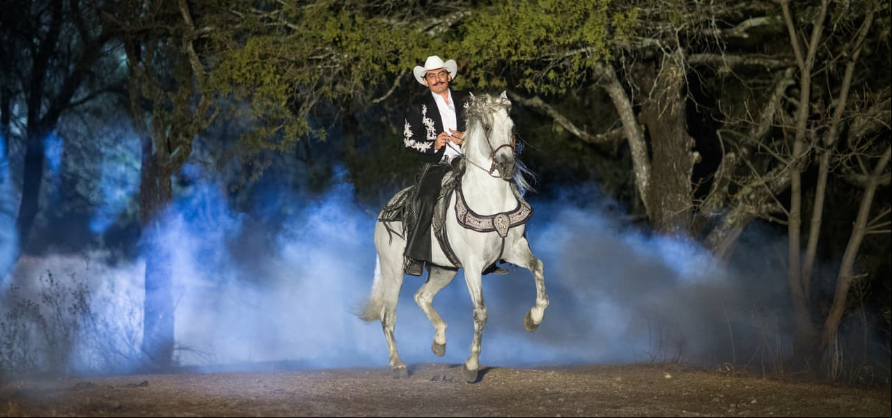 La historia de Joan Sebastian regresa a la pantalla con el estreno de su bioserie en De Película