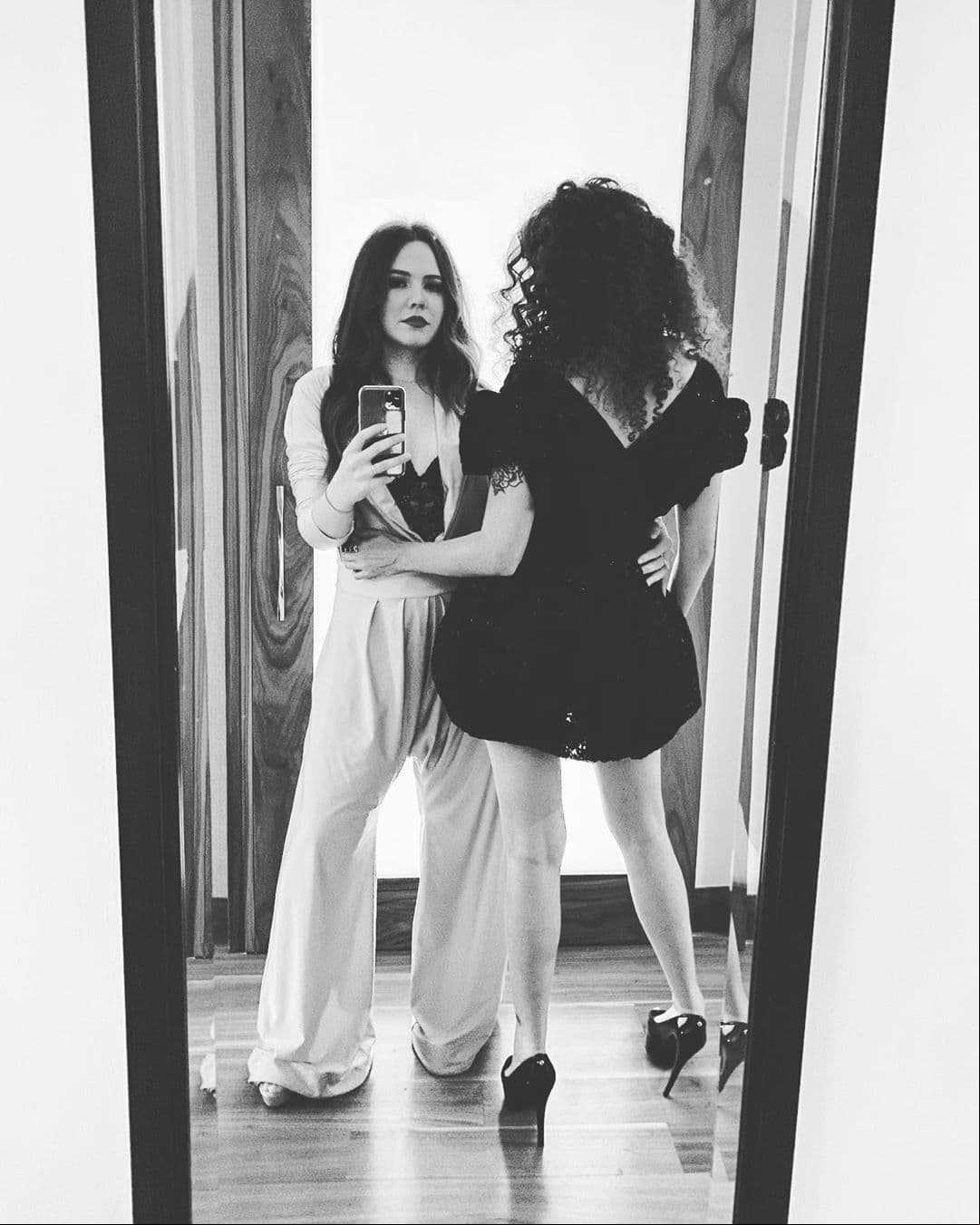 El pasado fin de semana, Joy Huerta compartió en su cuenta de Instagram una fotografía junto a su esposa Diana Atri, publicación que alcanzó más de 438 mil likes.