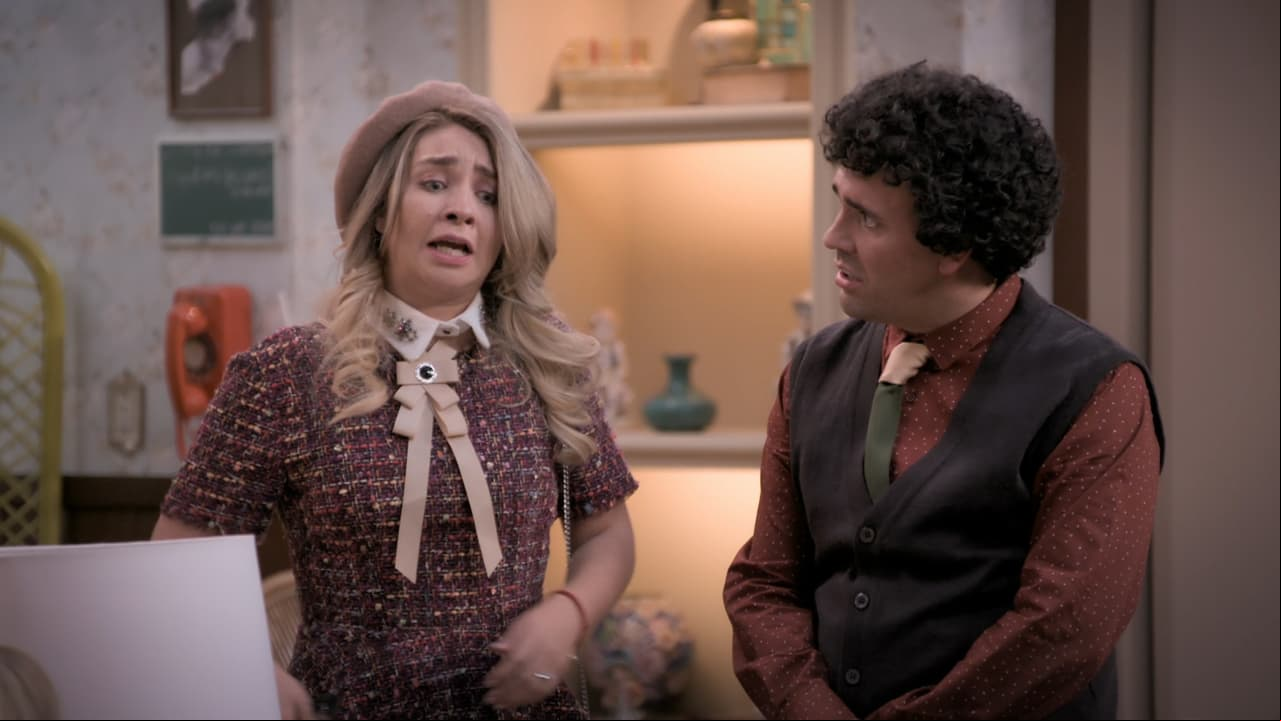 Gaby es despedida después de que metiera en la moledora de maíz croquetas para perros.