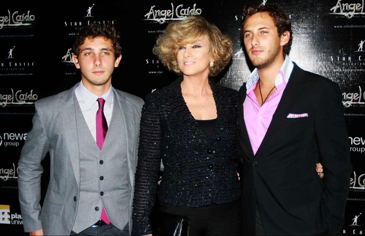 Hijos de Christian Bach cumplen promesa que le hicieron a la actriz antes de morir