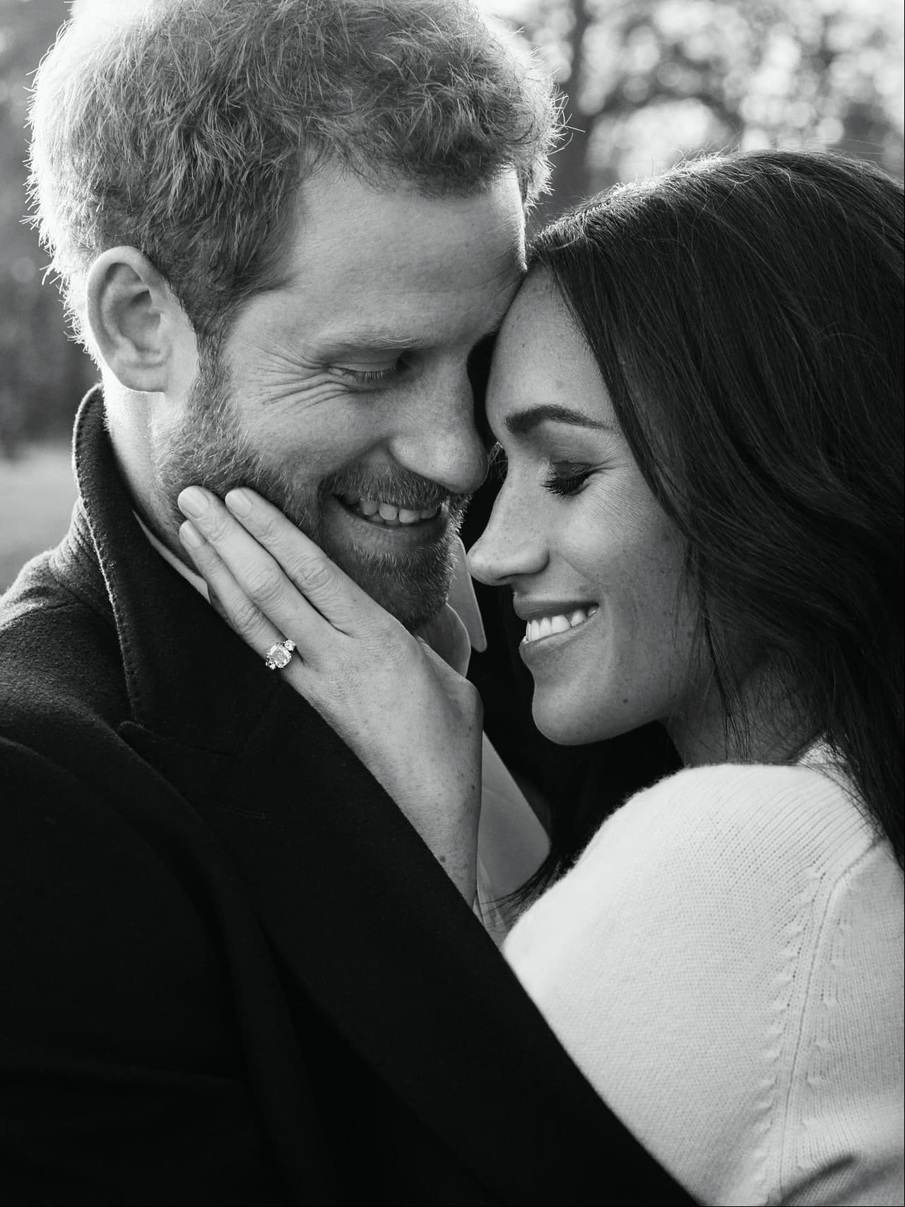 La pareja realizó las fotografías oficiales de su compromiso en Frogmore House, una casa de campo del Castillo Windsor.