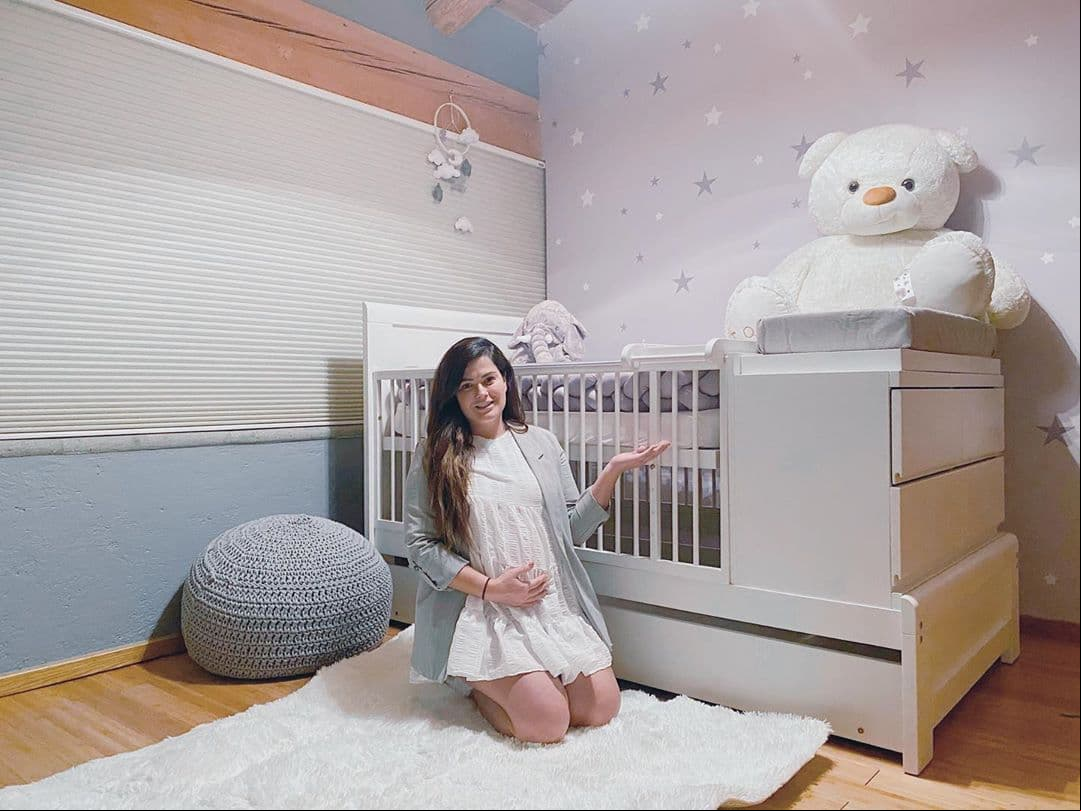 La cuenta regresiva para su debut como mamá ya comenzó y Mariana Echeverría está más que lista con la habitación del bebé, el clóset y ahora hasta con el arreglito estético con el que quiere recibir a Lucca.