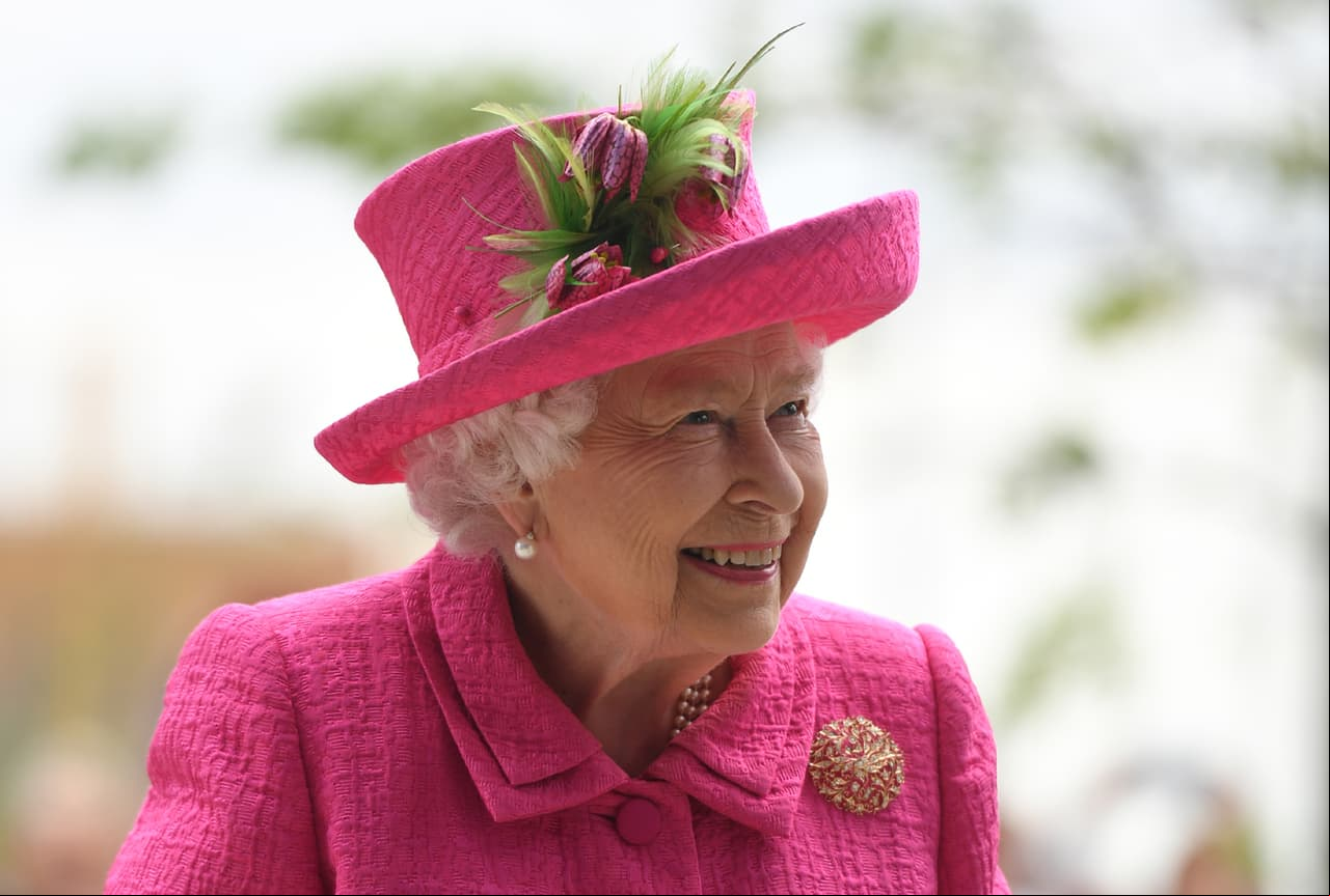 No cabe duda que la Reina Isabel II destacó, además por su gran reinado, por su peculiar y elegante estilo que siempre recordaremos a pesar de su partida. ¡Descanse en paz!