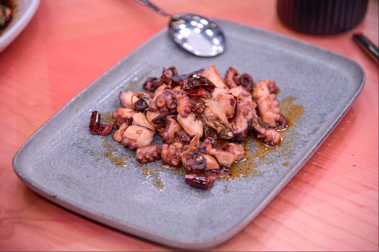 Los Nahum presentaron un menú con tacos de pulpo al ajillo, atún sellado con zataar, salmón al horno y espagueti con camarones.
