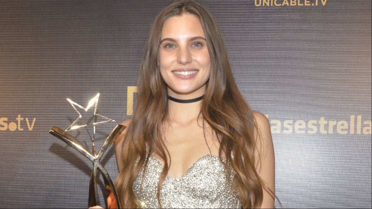 Así celebra Macarena Achaga su victoria en los Premios TVyNovelas