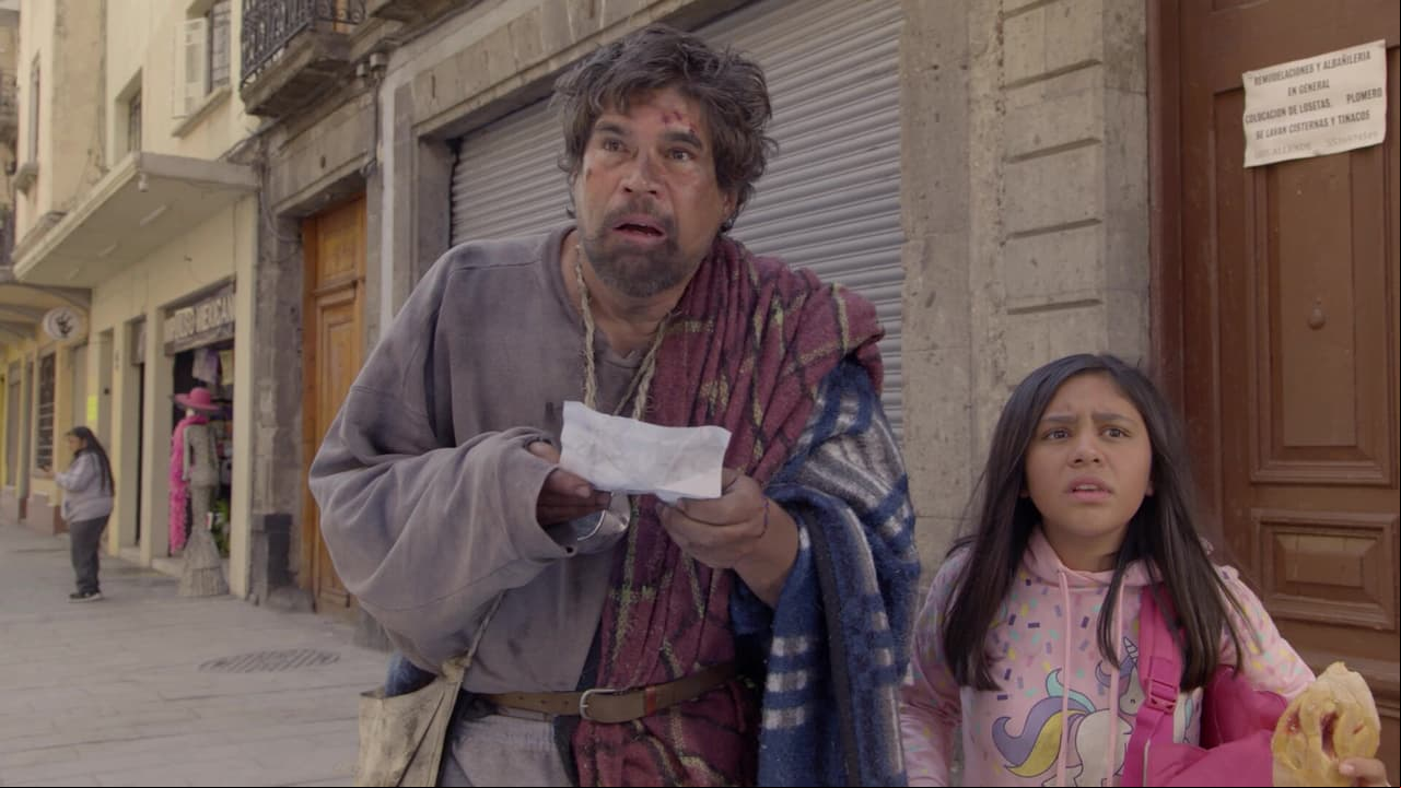 4. En 'Antes huir que morir', Alberto Estrella se convirtió en un indigente, el actor fue quien propuso su vestuario.