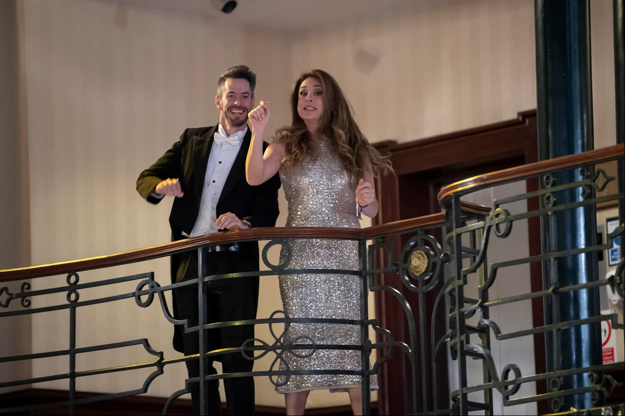 Benjamín Rivero y Marcia Coutiño son otros dos de los actores involucrados en estos capítulos. Él estará en 'Cuando un hombre te enamora' (Gloria Trevi y Alejandra Guzmán).