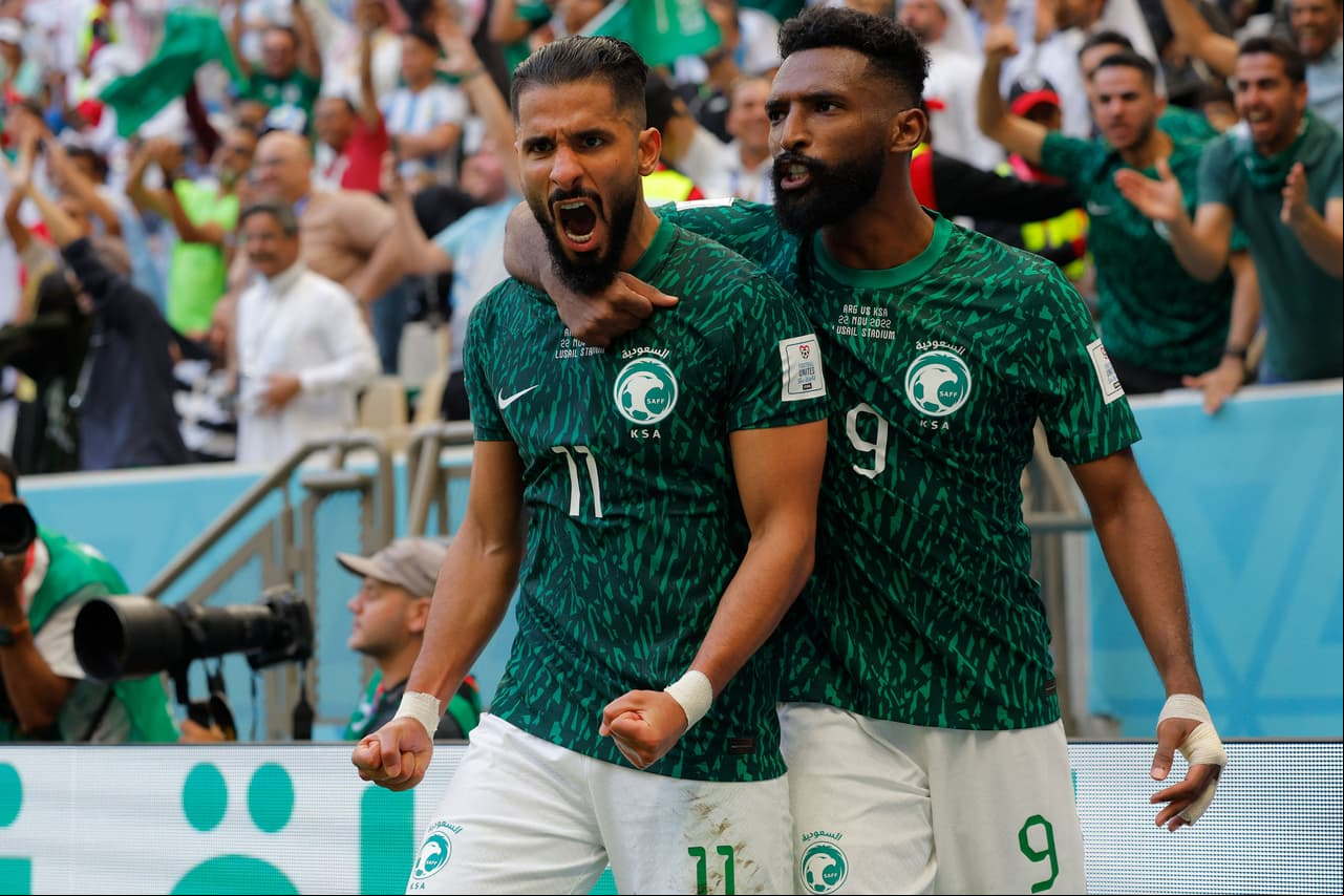 Arabia Saudita logra un triunfo histórico al vencer al equipo de Argentina con todas sus estrellas.