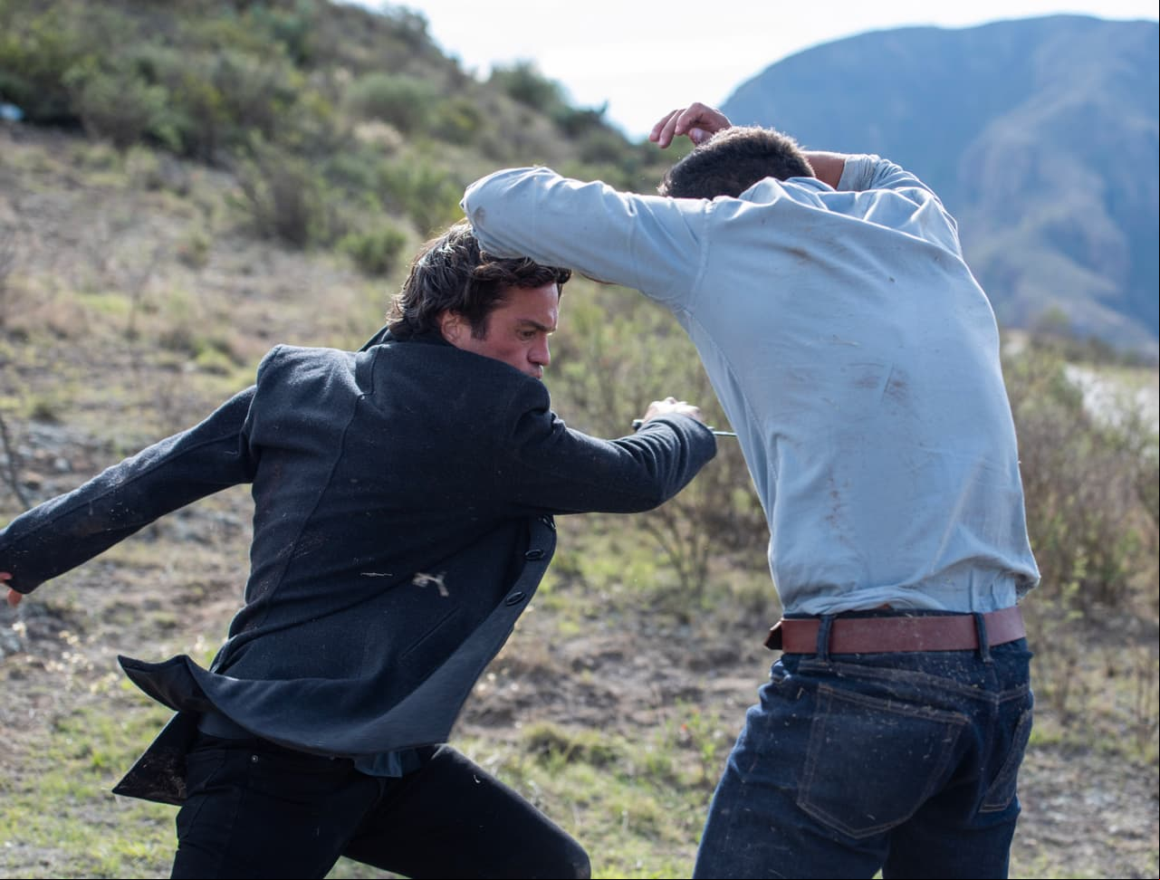Kuno Becker ensaya la fuerte pelea con el doble.