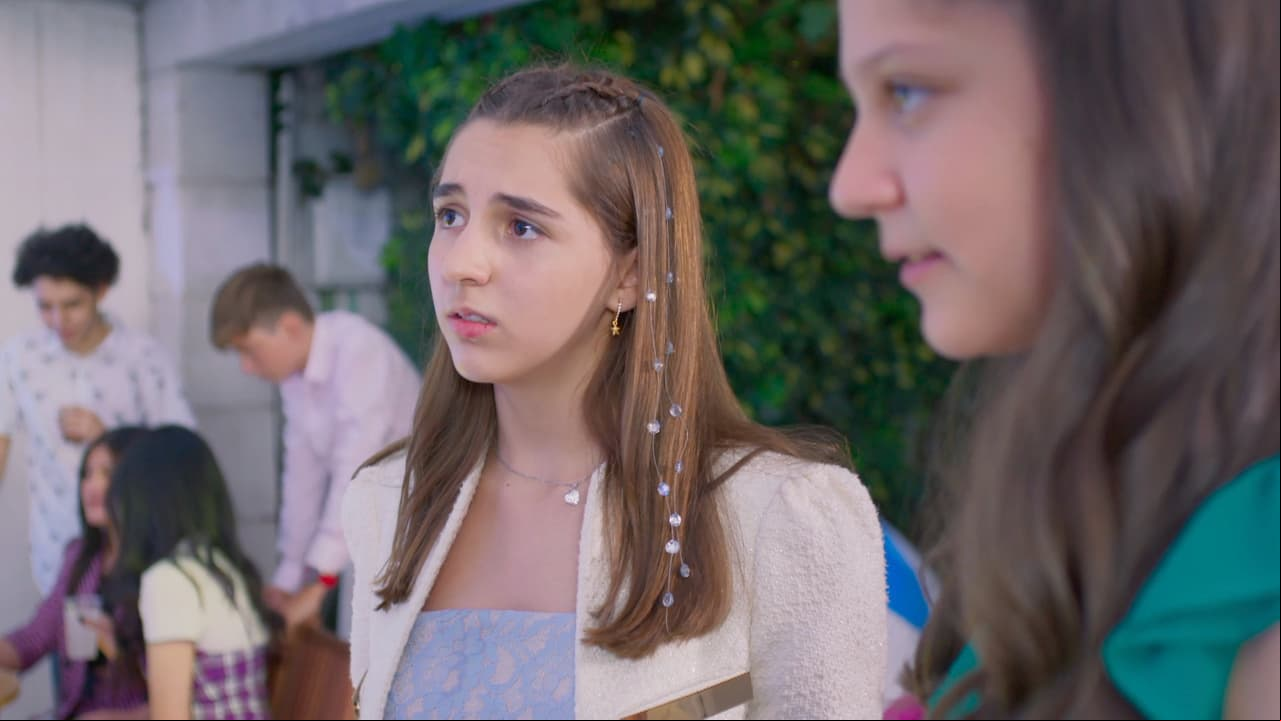 'Danna' y su amiga 'Larissa' acudieron a una fiesta organizada por 'Iñaki', uno de sus compañeros de escuela quien les ofreció alcohol para divertirse.