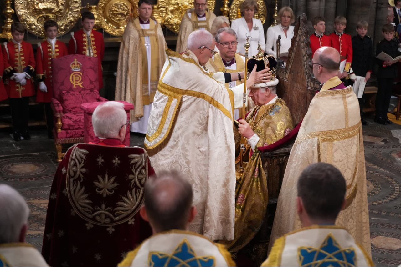 Carlos III es coronado rey de Reino Unido.