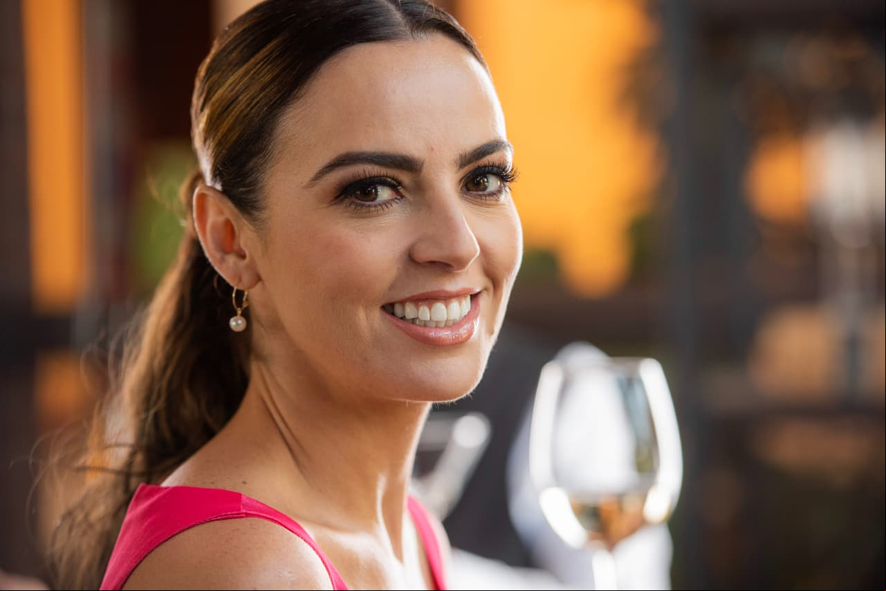 Otra que nos sonrió a la cámara fue la querida Mariana Torres, quien da vida a 'Alexa' en la telenovela.