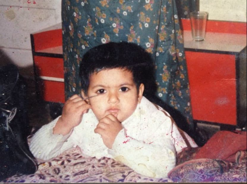En la India, se protegen a los niños de los espíritus malvados pintándoles los ojos con kohl o kajal