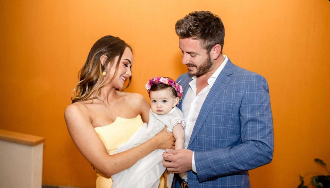 Juan Diego Covarrubias reaccionó a las románticas fotografías del día de su boda y del bautizo de su hija, dedicándoles un amoroso mensaje a las mujeres de su vida.