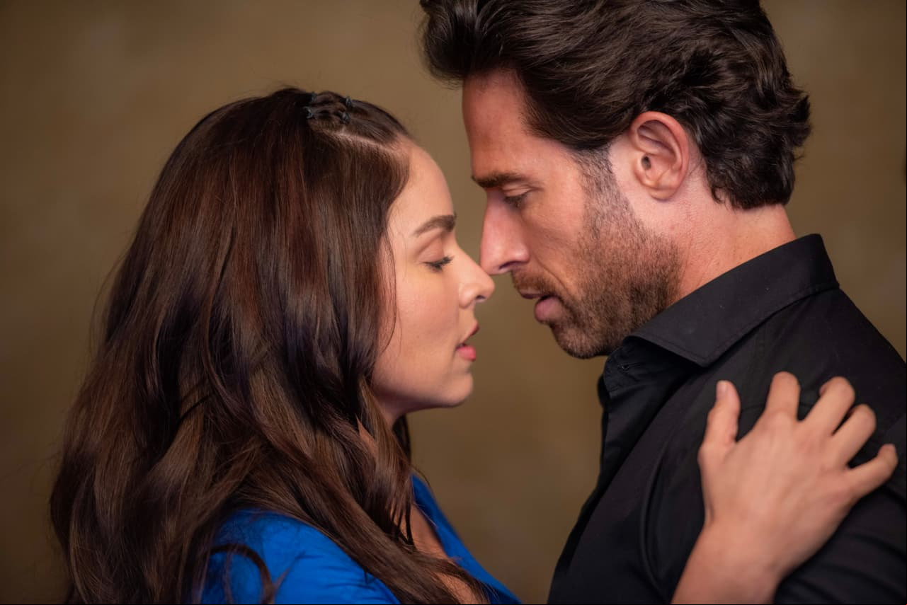 'Mariana' y 'Luis Alberto' vivieron un mágico momento en "Los ricos también lloran" que casi culmina en beso.