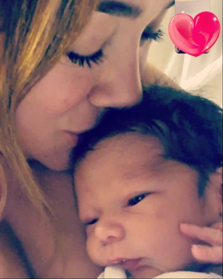“Ahora sí ya soy mamá de un niño espectacular, que se porta increíble, que se ríe muchísimo. Está todo perfecto y les quiero dar las gracias por estar, por no soltarnos y por sus oraciones”, fueron las primeras declaraciones de la estrella de televisión.