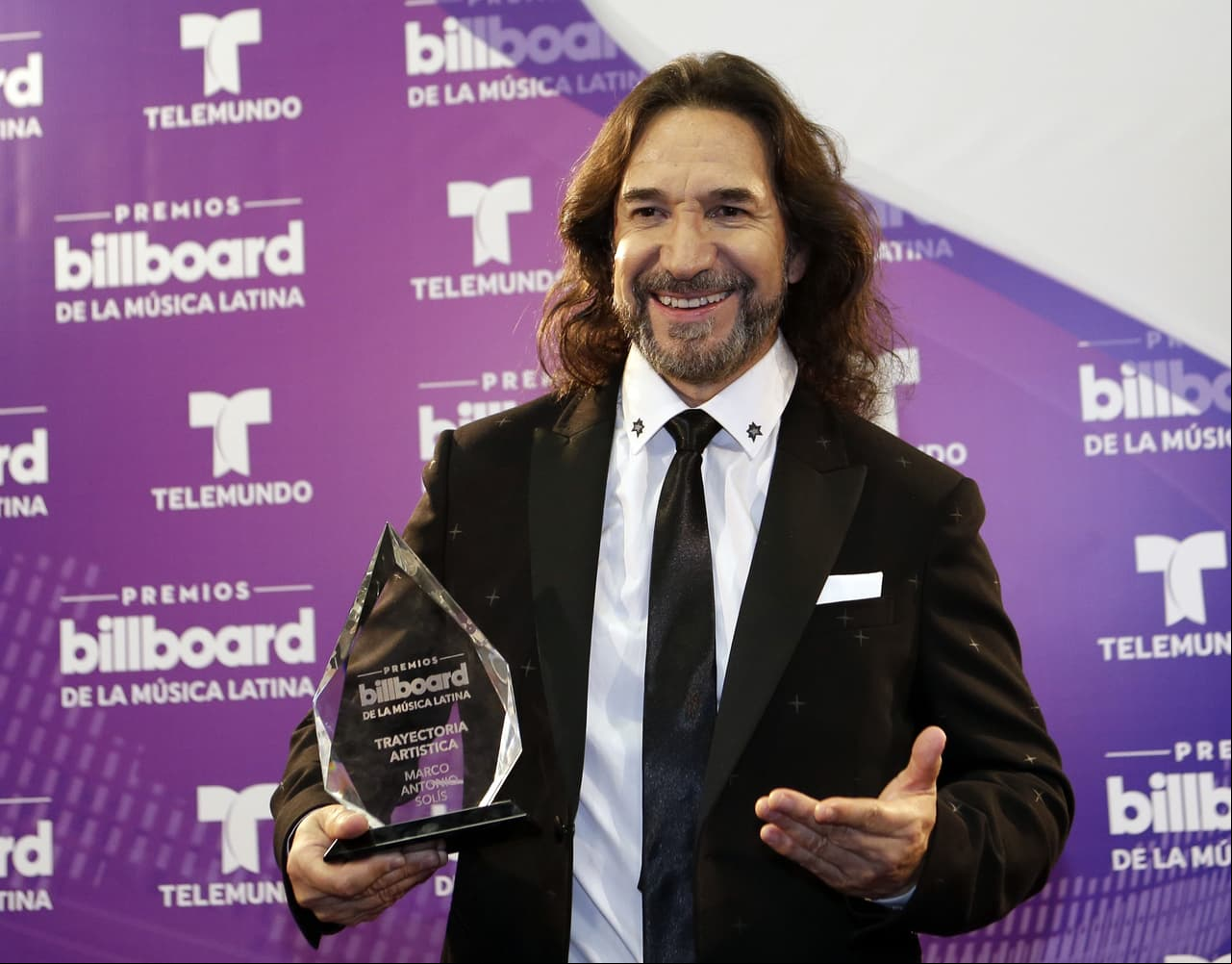 Hospitalizan a Marco Antonio Solís tras sufrir accidente