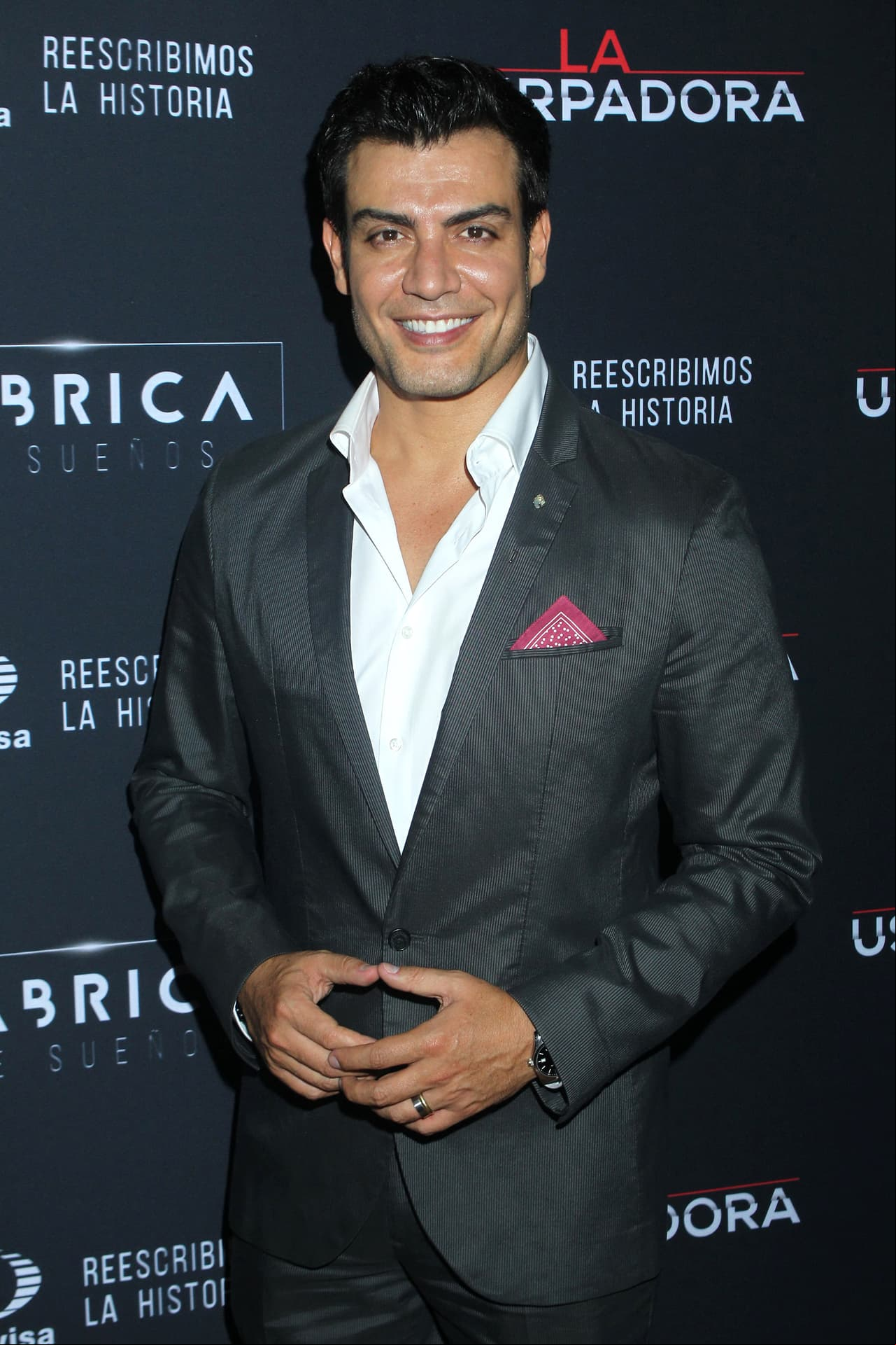 Por su parte, luego del éxito que obtuvo en ‘La Usurpadora’, Andrés Palacios regresa en el papel protagónico de ‘Imperio de Mentiras’.