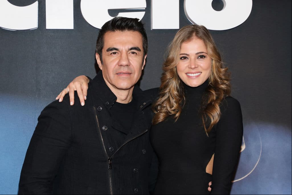 Mientras que con la misma fotografía, pero desde su cuenta de Instagram, la modelo brasileña anotó: “Siempre he creído en el dicho de que las cosas pasan por algo. Es verdad, siempre ocurren y tienen un propósito en la vida aún más cuando dos personas están destinadas a estar juntas. ¡Gracias por llegar a mi vida y cambiarla por completo, gracias por hacerme la mujer más feliz! ¡Soy afortunada por tenerte en mi vida! Eres lo mejor que me ha pasado. ¡Dios no se equivoca y ahora somos 3! Te esperamos con todo nuestro amor! Mis dos regalos más grandes”.
