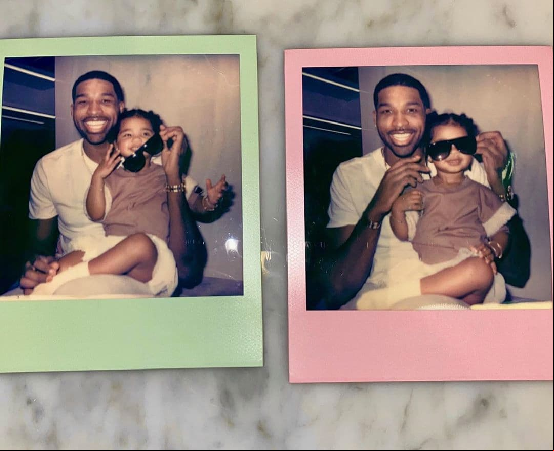 Como otras celebridades en Estados Unidos, Khloé está refugiada en su casa en California en la cuarentena, pero eso no evitó que le hiciera un pequeño festejo a True en compañía de su padre, el deportista Tristan Thompson, y a pesar de que ya no tienen un romance han mantenido una cordial relación por el bien de la niña.