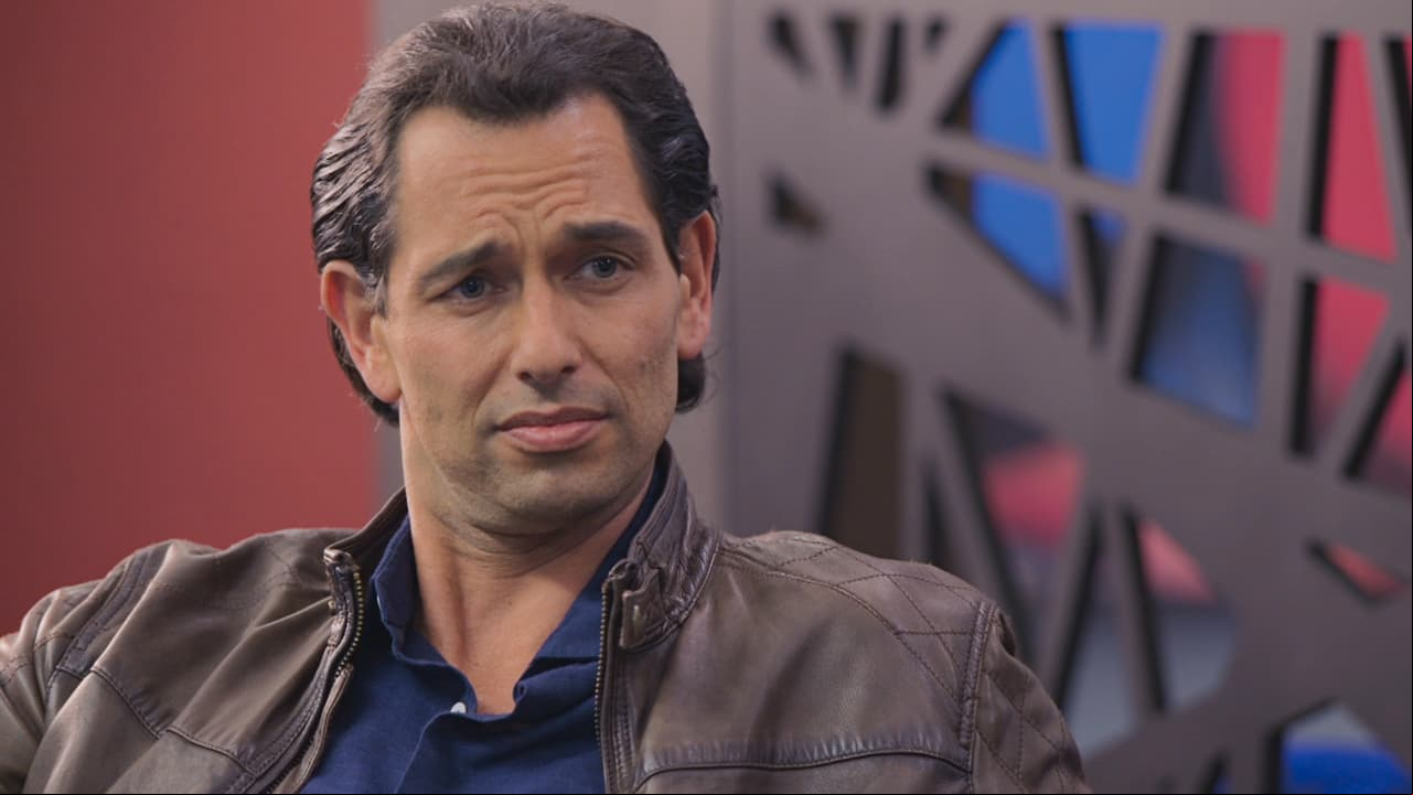 Alejandro Peniche, a quien puedes ver en 'Amor dividido', es primo de Brandon Peniche y sobrino de Arturo Peniche. Conoce más a fondo a este querido actor.