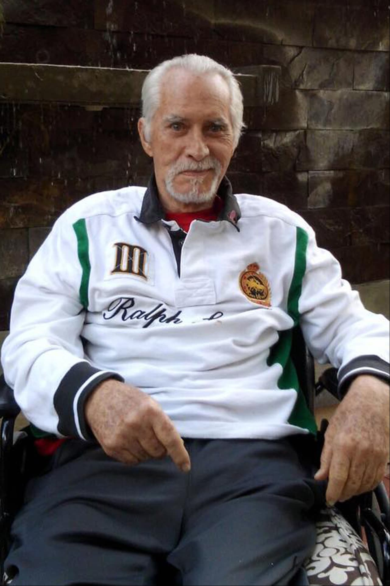 En 2012 fue diagnosticado con Alzheimer; dos años después fue víctima de una trombosis que le provocó daño cerebral.