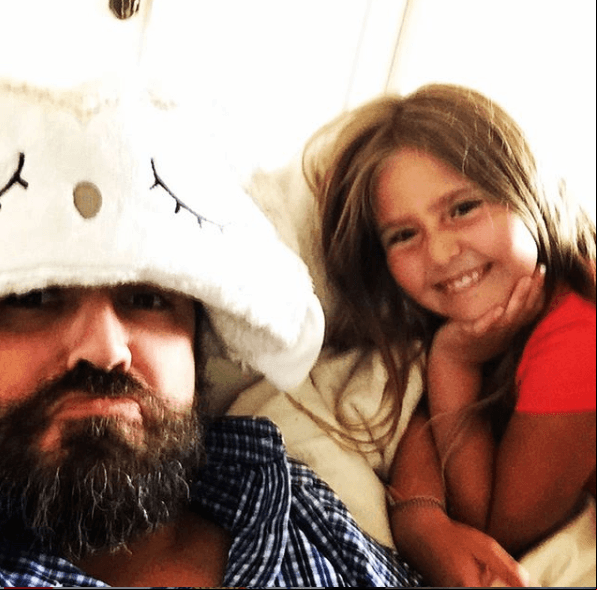 Martín mantuvo una relación de 11 años con la también actriz Fabiana Perzabal, con quien tiene una pequeña hija de nombre Uma.