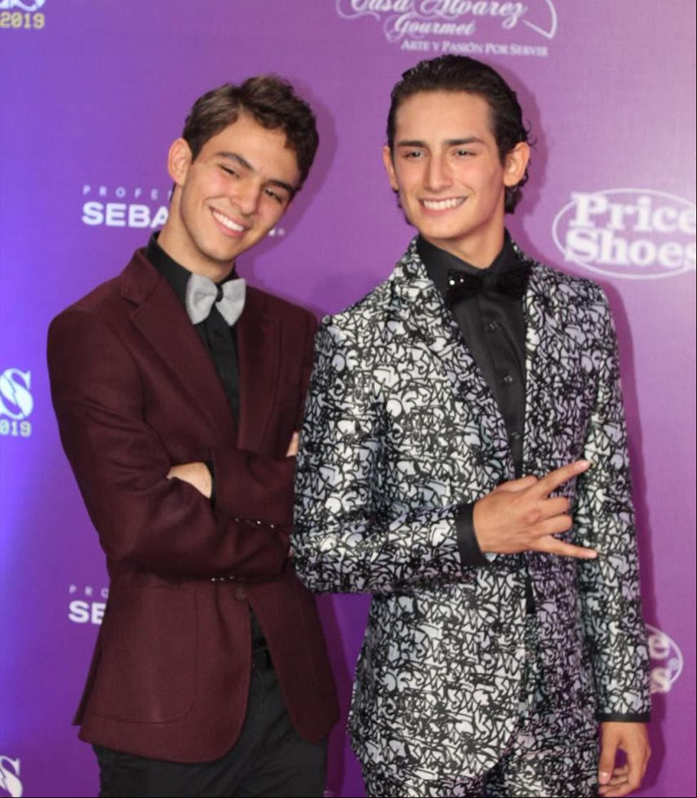 Joaquín Bondoni y Emilio Osorio lograron gran popularidad gracias a sus personajes de 'Cuauhtémoc' y 'Aristóteles' en la telenovela ‘Mi marido tiene más familia’, pero independientemente del proyecto, ambos actores han destacado por su buen gusto a la hora de vestir.