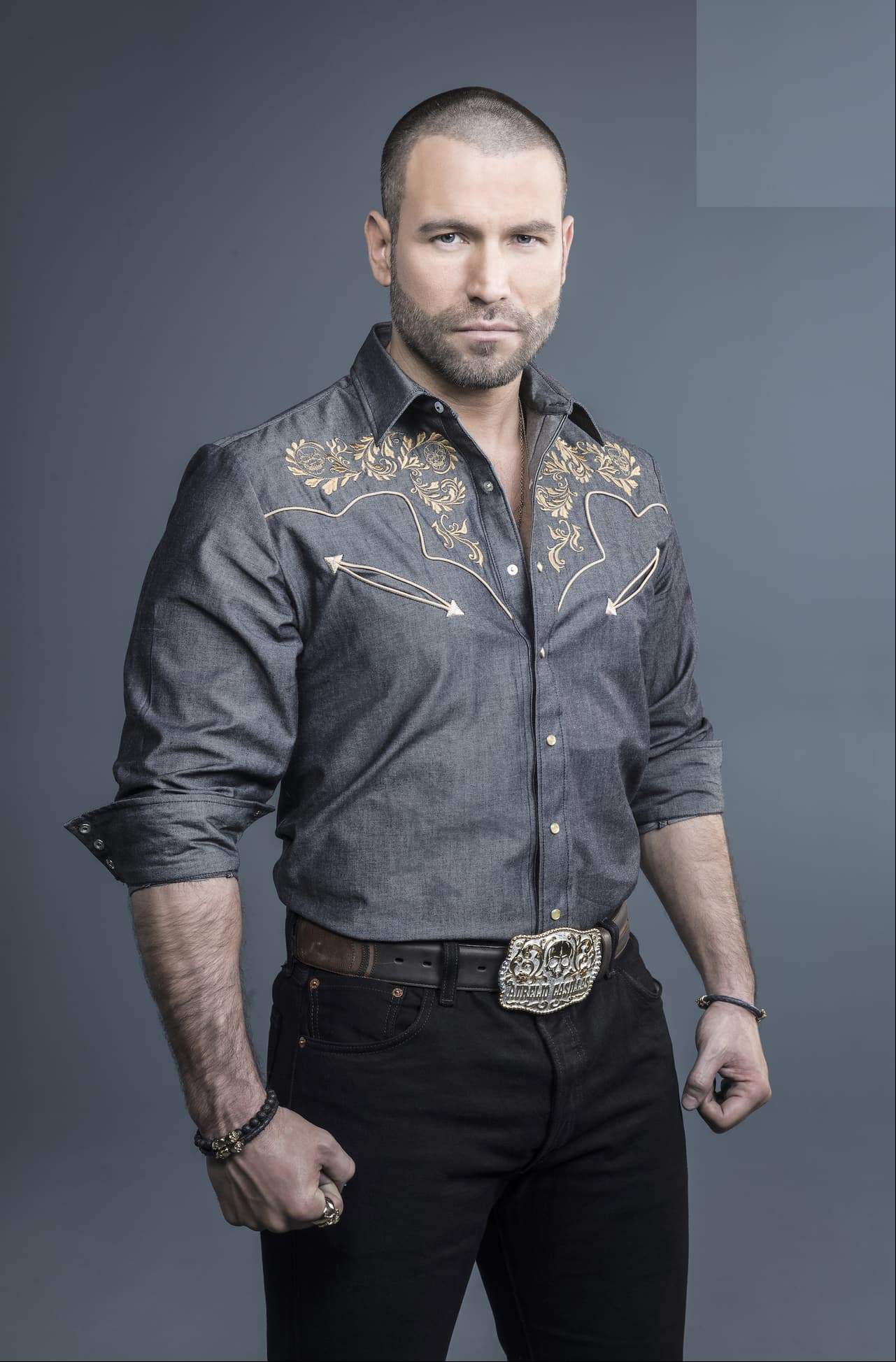Comienza la persecución en el nuevo avance de 'Señor de los Cielos 6'
