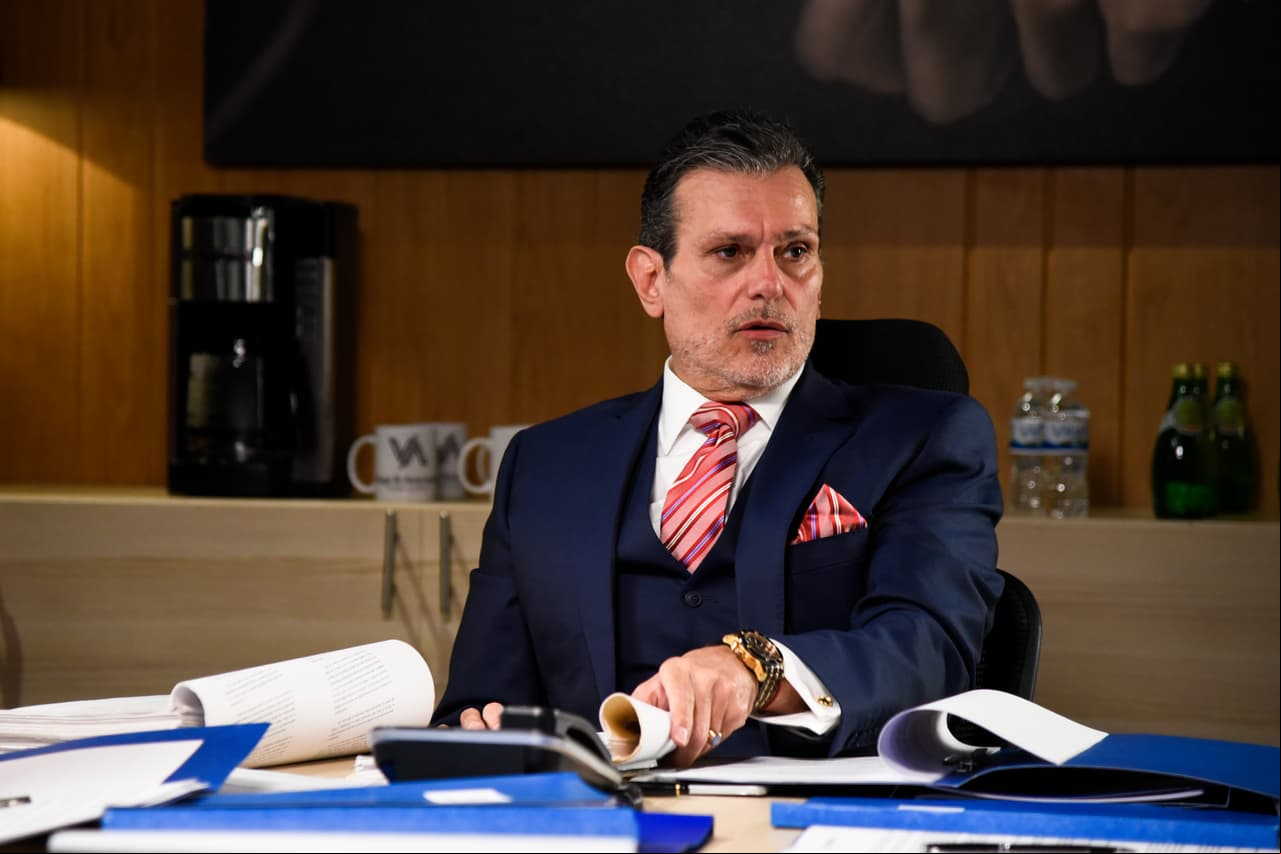 Mientras 'Victoria' y 'Roberto' se dedicarán a hacer justicia, 'Vega' jura seguir su búsqueda por hundir al 'Ciego'.