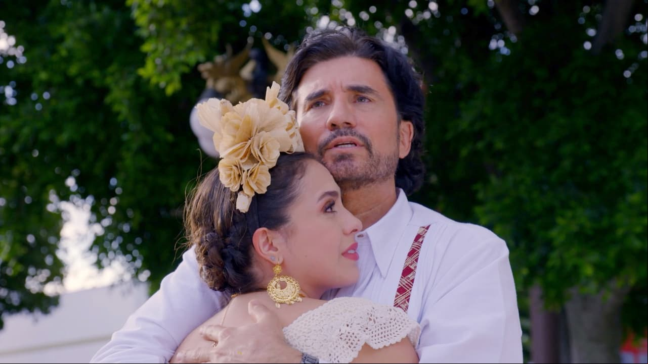 José María consuela a Ximena y le agradece por haber sacrificado su vida.