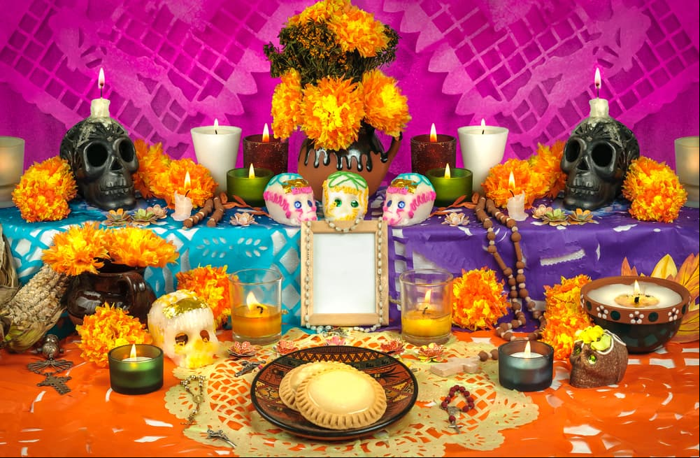 ¿Qué debe llevar la ofrenda del Día de Muertos y cuándo se tiene que poner? Todo lo que debes saber