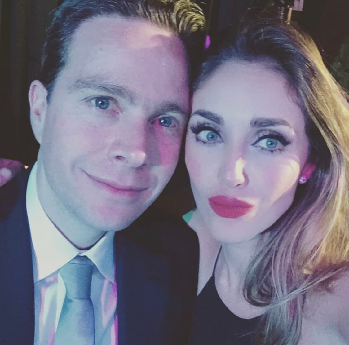 Luego de conocerse en 2011, Anahí y Manuel Velasco contrajeron nupcias el 25 de abril de 2015 en la catedral de San Cristóbal de las Casas, ciudad en el Estado de Chiapas, del cual Velasco fue gobernador entre 2012 y 2018. La pareja sigue casada y, hasta el momento, ha procreado dos hijos: Manuel, nacido en 2016, y Emiliano en 2020.