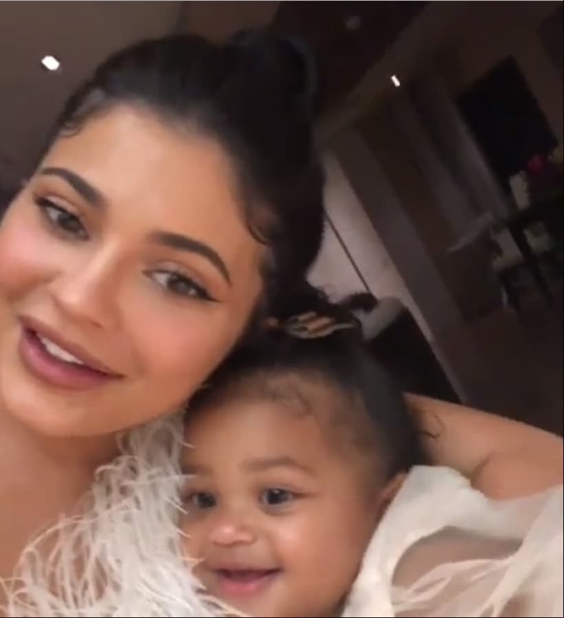 Stormi, la hija de Kylie y Travis, también estuvo presente en este festejo.