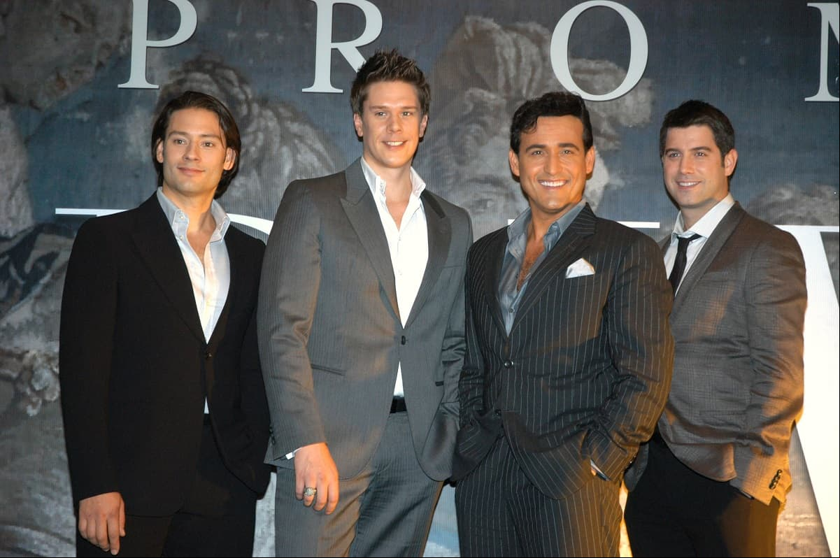 Carlos Marín, de Il Divo, se encuentra hospitalizado