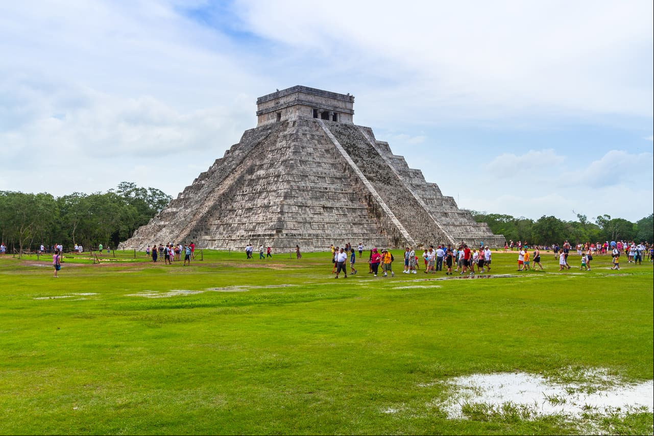 6. “Viajar es descubrir que todos están equivocados sobre los otros países” – Aldous Huxley.