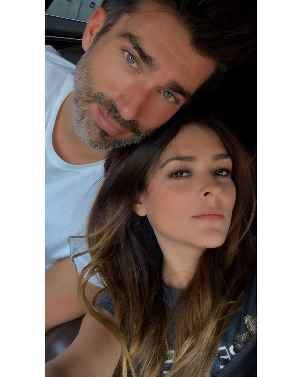 Grettell Valdez y Leo Clerc. Cinco meses después de que hiciera pública su relación, la pareja llegó al altar en una ceremonia civil y espiritual en el Puerto de Acapulco en diciembre de este año.