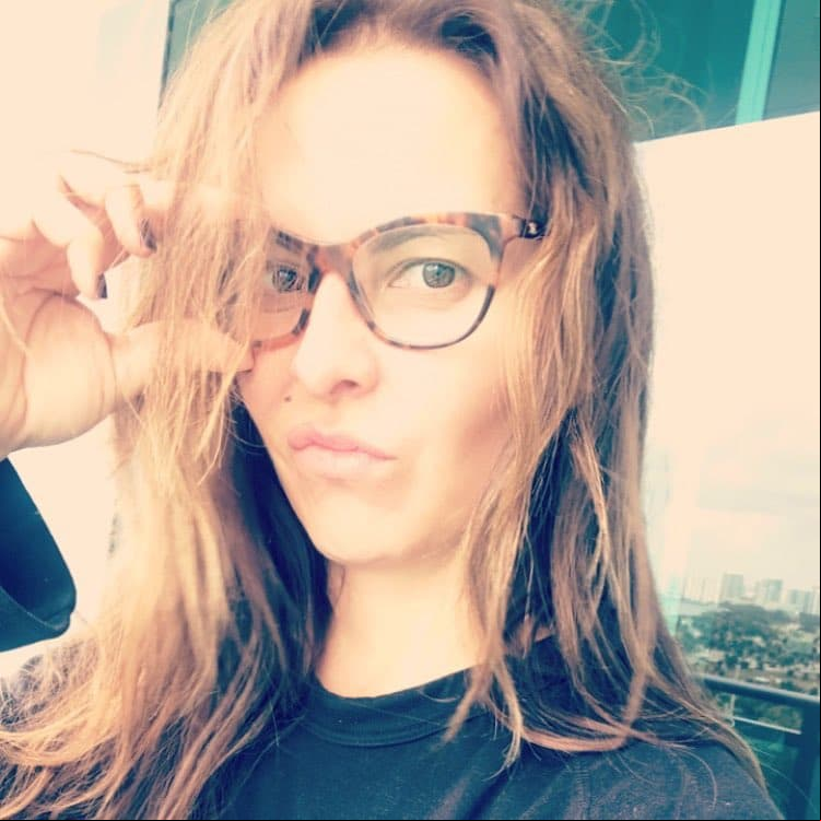 Kate del Castillo. La intérprete de ‘La reina del Sur’ es una de las actrices que más fotos comparte sin maquillaje en Instagram, lo que le ha valido halagos y críticas.