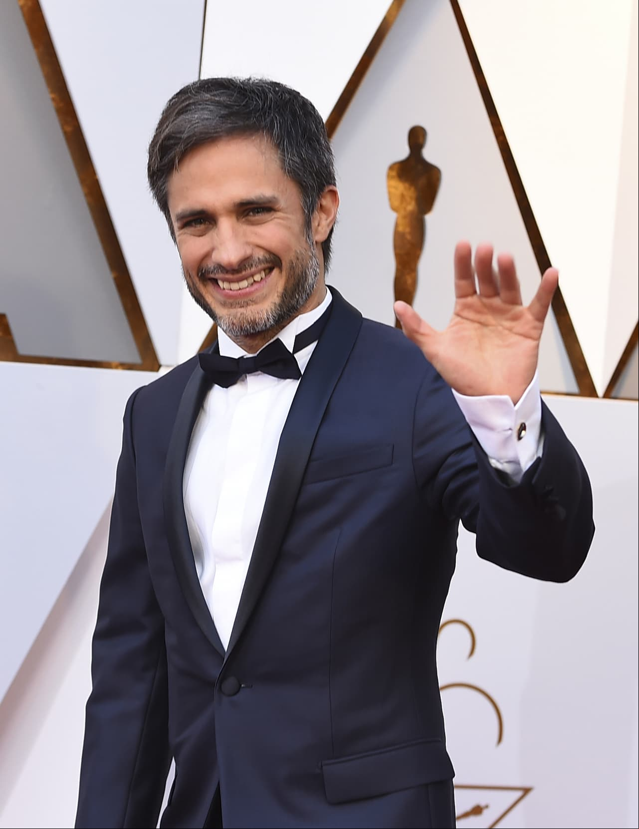Gael García Bernal en la alfombra roja de los Premios Óscar