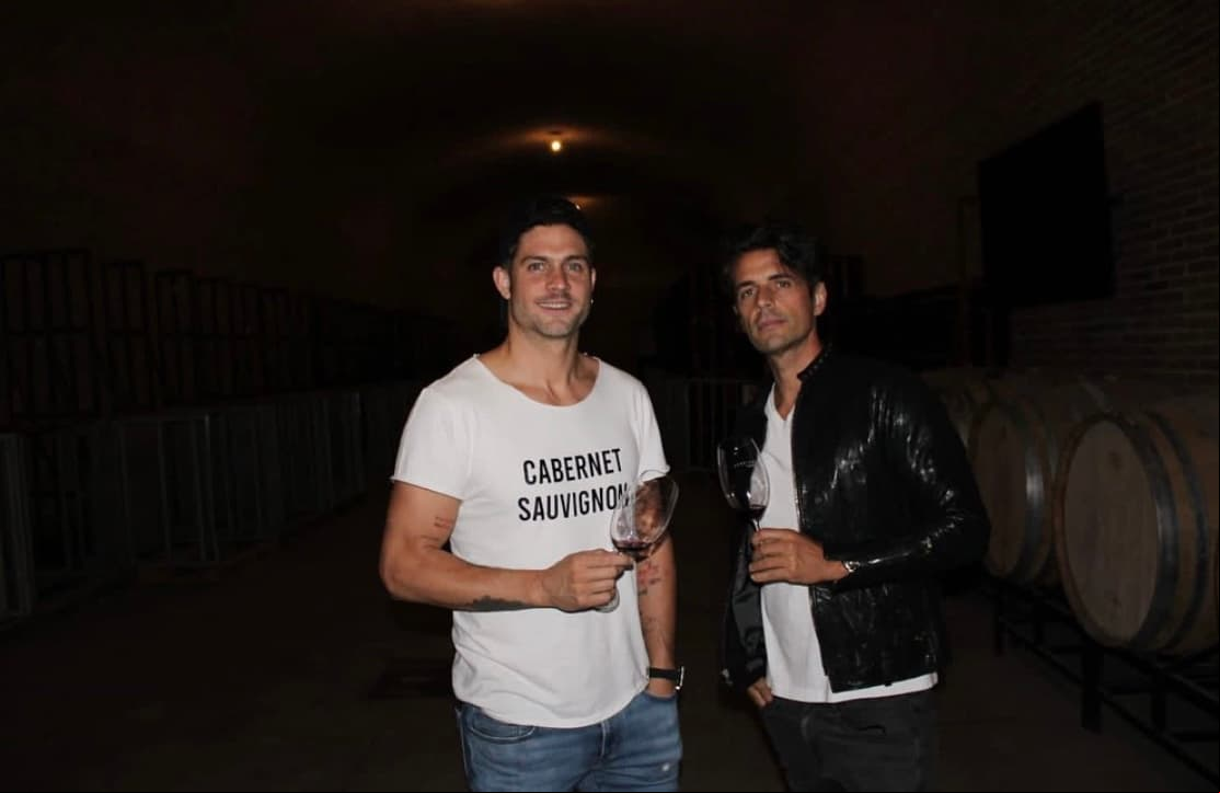 Otros grandes actores que además de compartir su amor por la interpretación tienen la misma nacionalidad son Horacio Pancheri y Juan Martín Jáuregui. A través de sus redes sociales, los argentinos dejan ver que comparten su amor por el campo y la enología, es decir, la industria del vino.