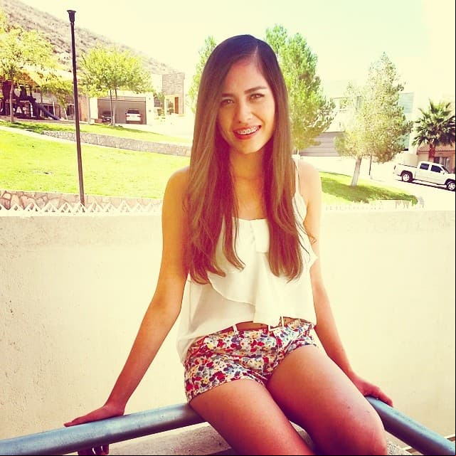 Además de ser modelo y Miss Universo, estudió ingeniería en software en la Universidad Autónoma de Chihuahua, plantel del que egresó con honores hace casi cinco años.