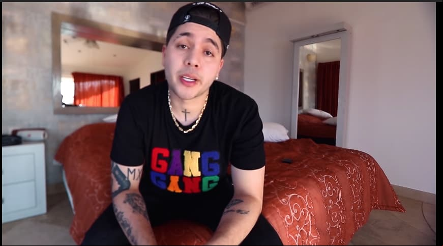 Después del escándalo, Juan de Dios publicó un video en su canal el pasado 26 de abril en el que se despidió de sus seguidores, a quienes agradeció su apoyo. “Quiero que sepan que voy a cerrar mi canal, la verdad no me siento con ánimos de seguir. La motivación siempre ha sido importante para hacer videos para ustedes y ahorita no tengo nada de motivación, así que a partir de este lunes seguramente no van a poder ver mi canal ni ninguno de mis videos, por si los quieren descargar”, expresó.