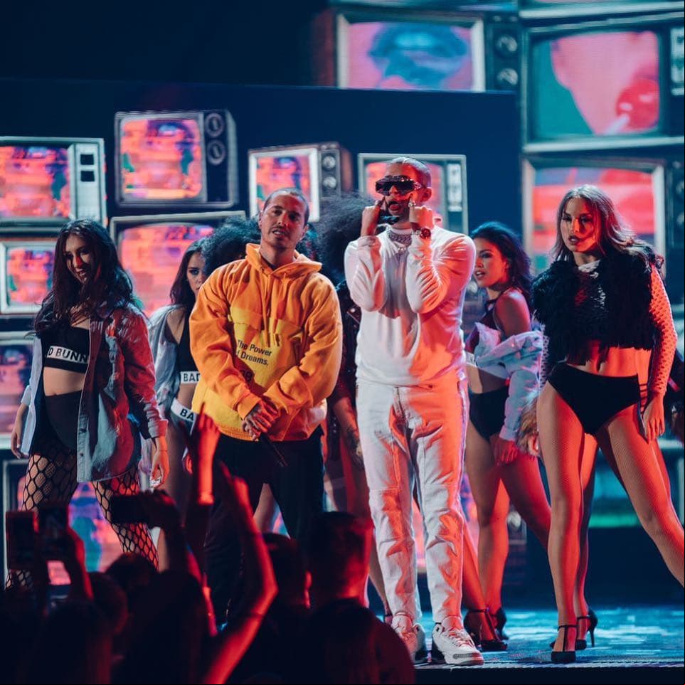 J Balvin y Bad Bunny mostraron su lado más sensual durante su participación