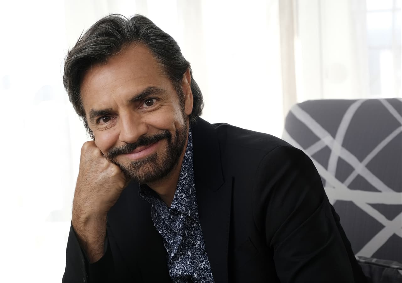 Tras el éxito de ‘Derbez en cuando’, ‘XHDRBEZ’ y ‘La familia P. Luche’, Eugenio probó suerte en Hollywood con la cinta ‘No se aceptan devoluciones’ en 2013, participando posteriormente en otros filmes como ‘Cómo ser un latin lover’ (2017)’, ‘El cascanueces y los cuatro reinos’ (2018), ‘¡Hombre al agua!’ (2018) y ‘Dora y la ciudad perdida’ (2019).