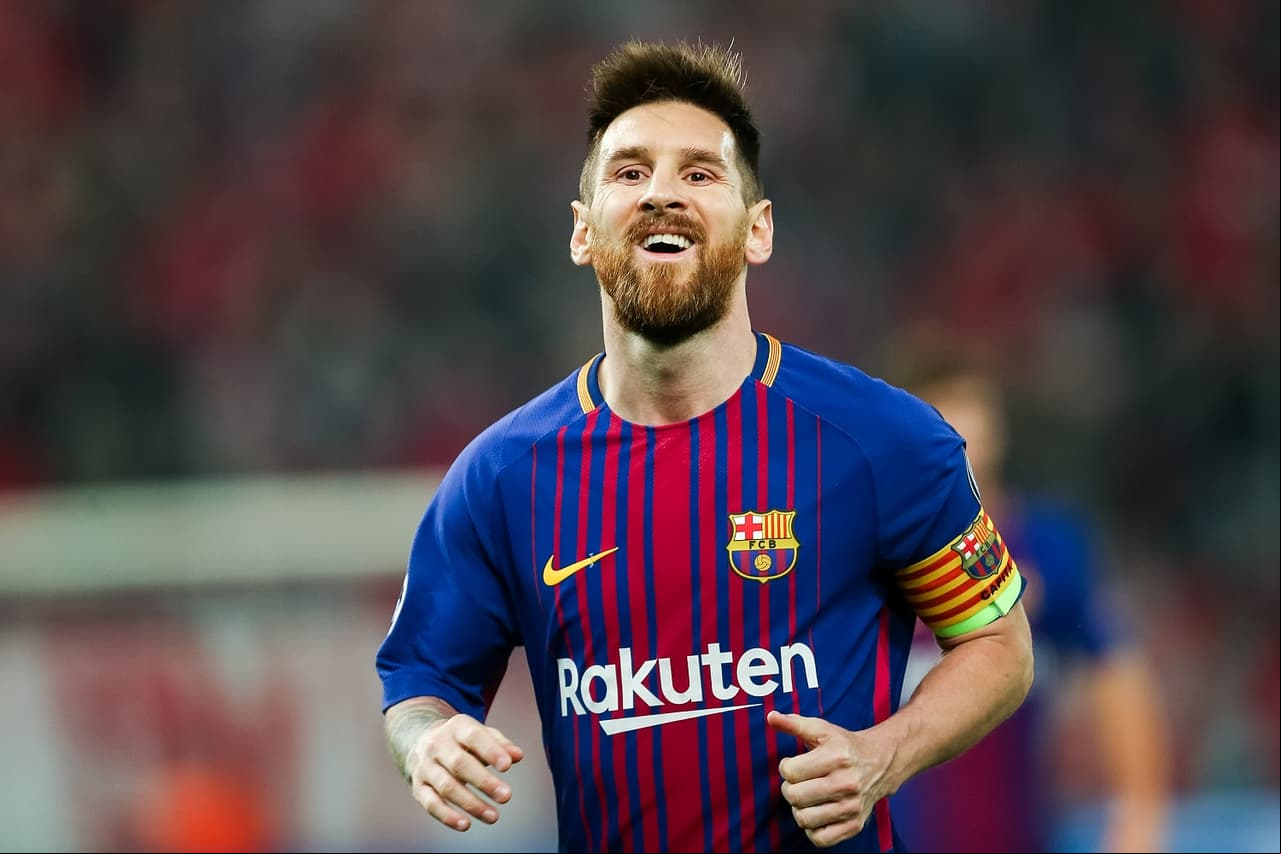 La estrella del Club Barcelona, Lionel Messi, se queda en el 4° lugar al haber ganado 127 millones de dólares.