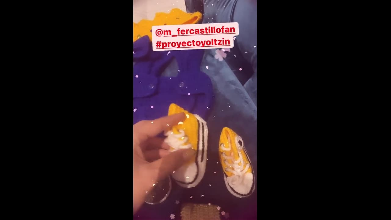 En sus recientes publicaciones de Instagram, la actriz dejó ver que un club de fans le envió varios zapatos tejidos a mano. “Les agradezco en el alma estos regalos”, señaló.