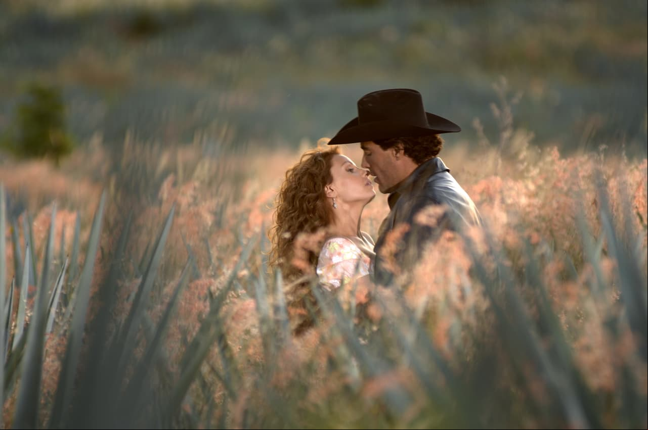 Disfruta todos los capítulos de Destilando Amor por blim tv
