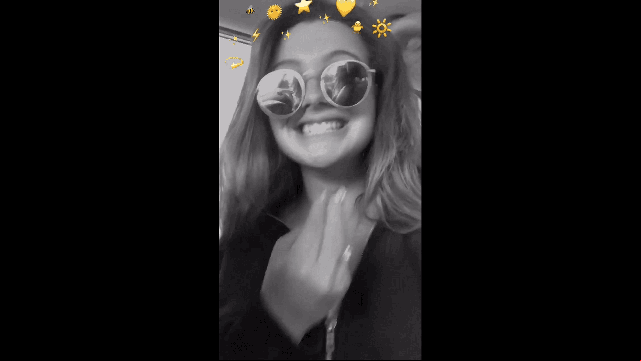 Briggitte Bozzo estuvo acompañada en todo momento por su novio Conrado Villagra, quien también destacó lo guapa que lucía la actriz con ese cambio de look.